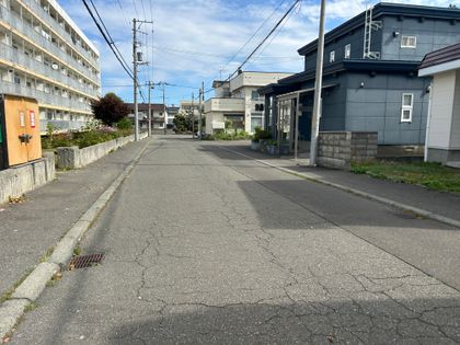 前面道路含む外観
