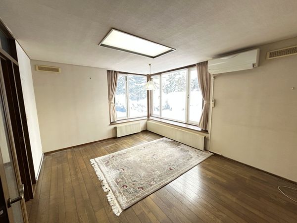 真駒内柏丘2丁目 戸建 リビング