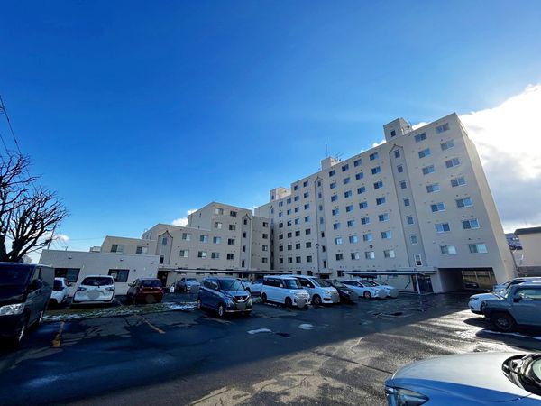 ロイヤルシャトー西岡 外観