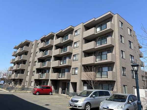 平岡公園ファミールハイツ 四番館 外観 平岡公園ファミールハイツ 四番館 外観