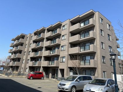 平岡公園ファミールハイツ 四番館 外観