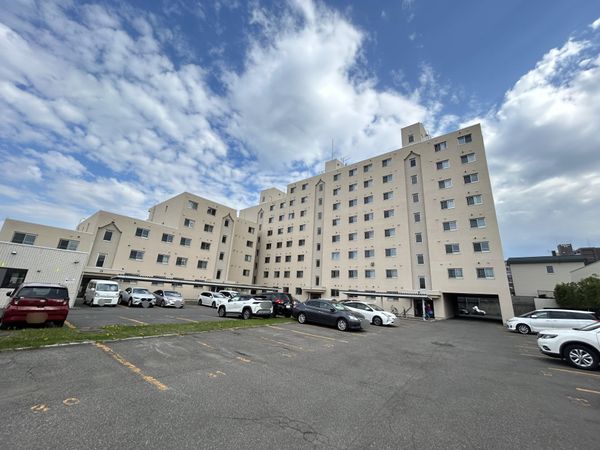 ロイヤルシャトー西岡 外観 ロイヤルシャトー西岡 外観