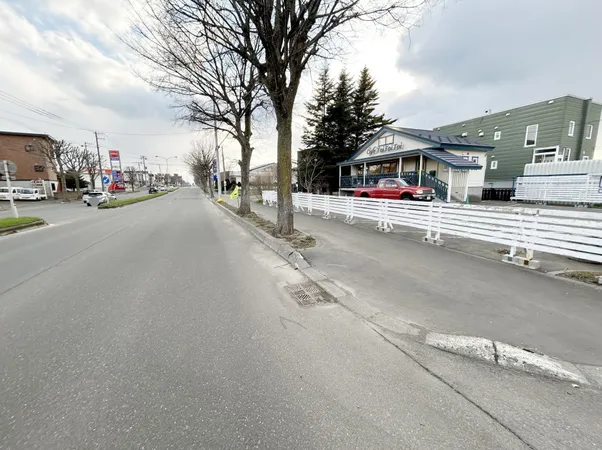 南東側前面道路