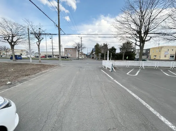 北東側前面道路