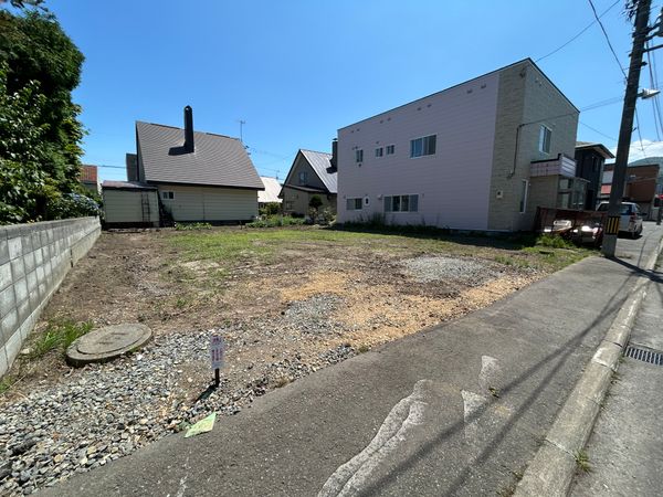 前面道路含む外観