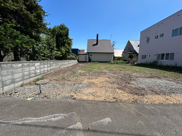 前面道路含む外観
