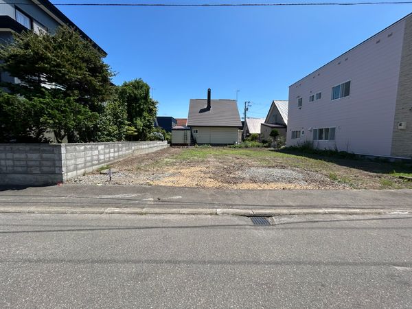 発寒6条14丁目 A区画 前面道路含む外観