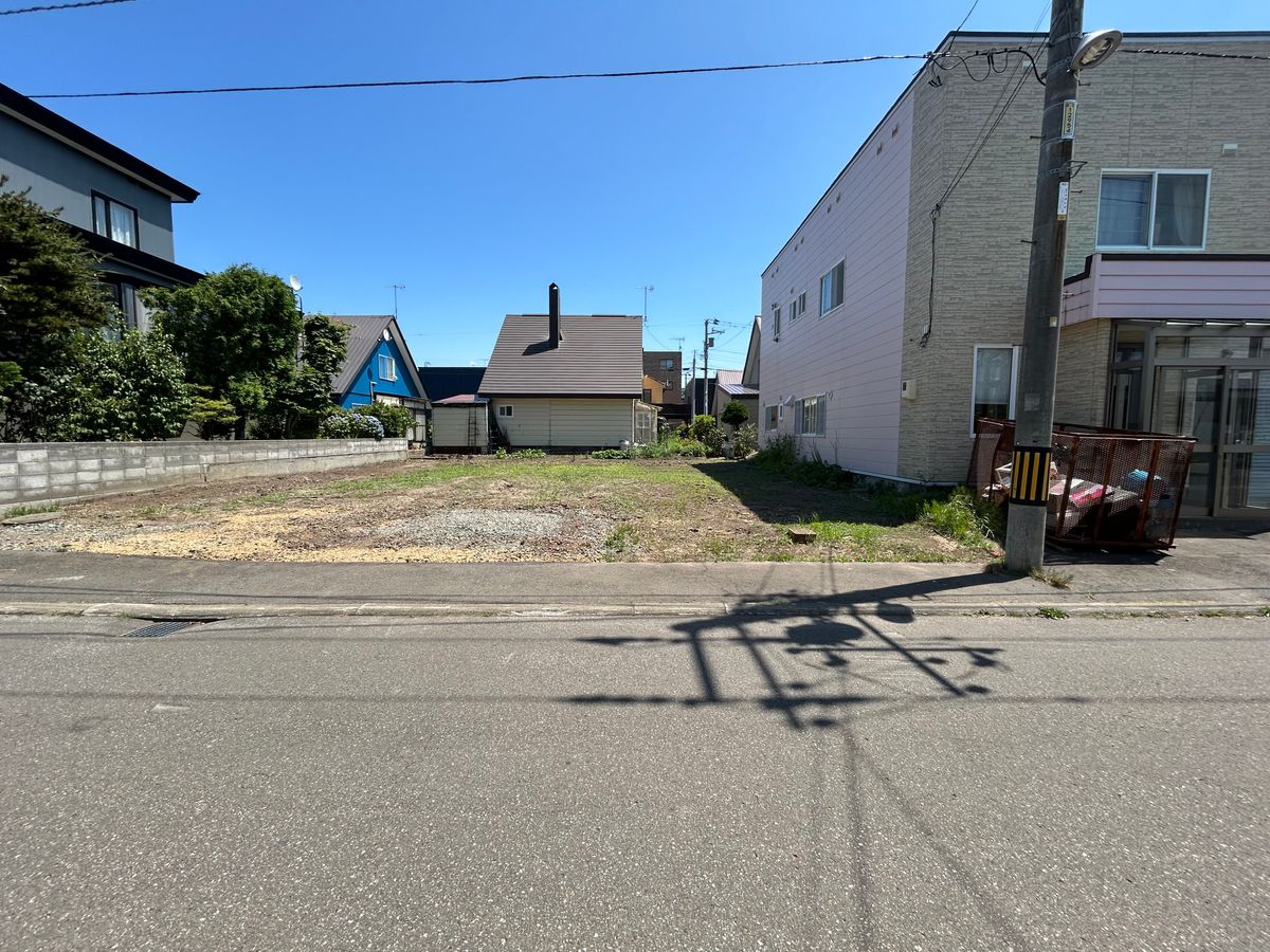 前面道路含む外観