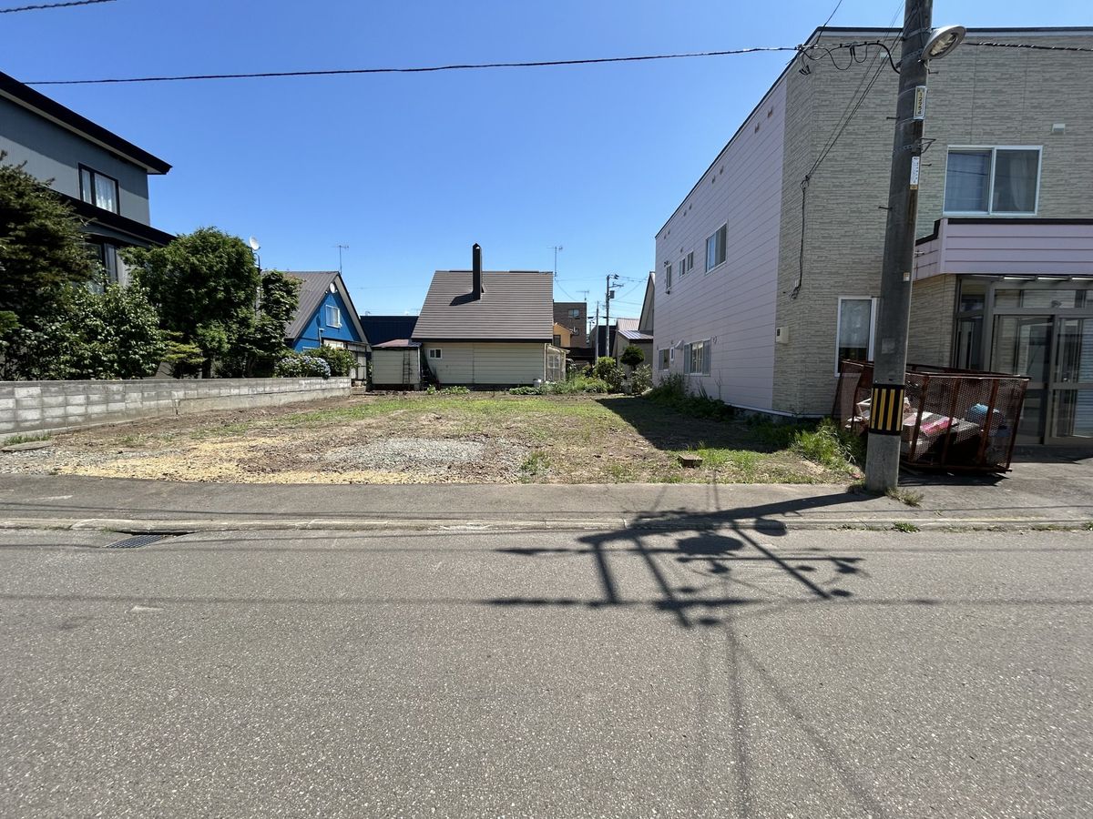 前面道路含む外観