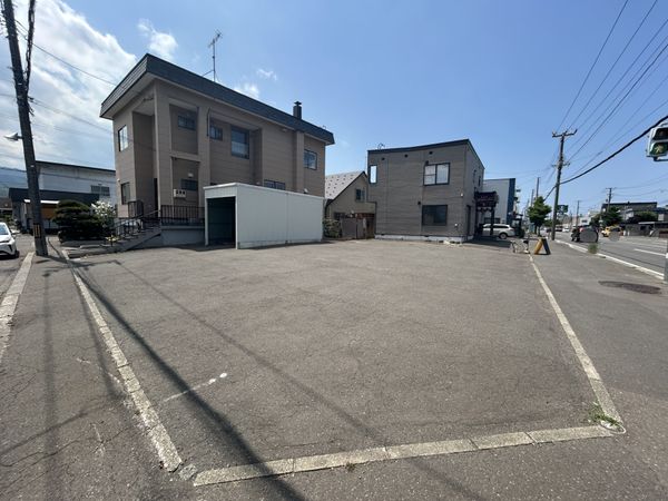 前面道路含む外観