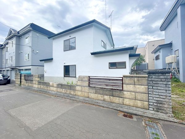 前面道路含む外観