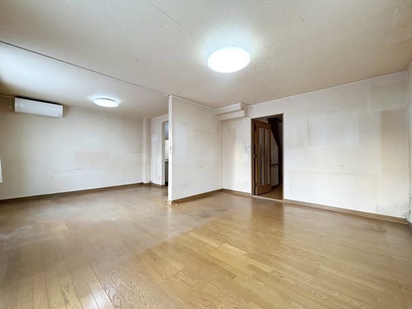 前田4条12丁目 戸建 リビング