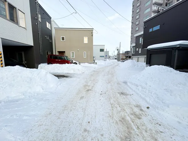 南東側前面道路状況