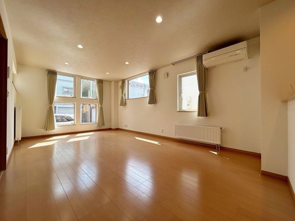 八軒4条西4丁目 戸建 リビング 八軒4条西4丁目 戸建 リビング