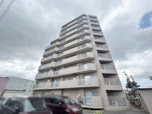 ロピア発寒駅前 外観