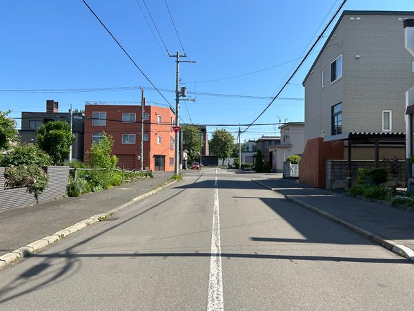 前面道路含む外観