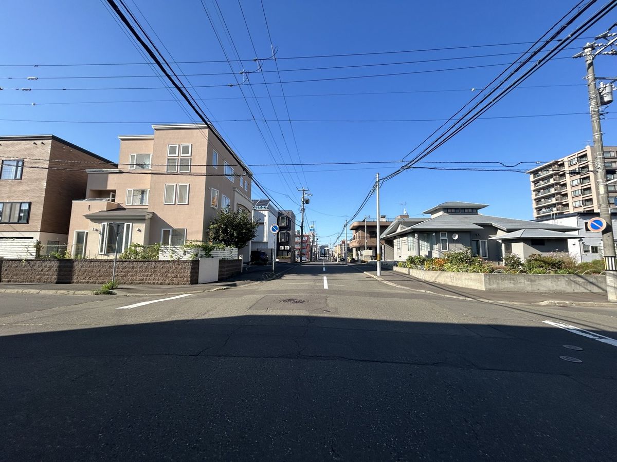 北39条東14丁目 戸建 前面道路含む外観 前面道路含む外観