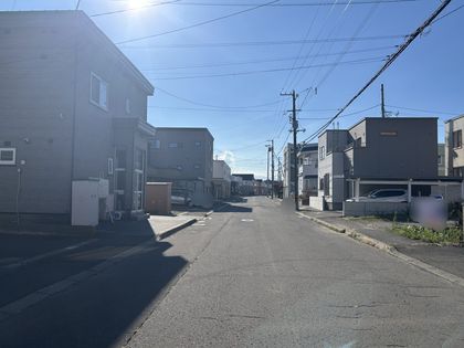 北39条東14丁目 戸建 前面道路含む外観 前面道路含む外観