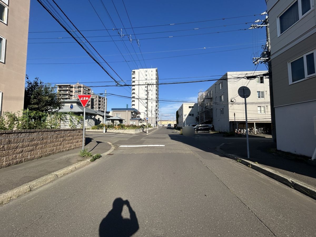 北39条東14丁目 戸建 前面道路含む外観 前面道路含む外観
