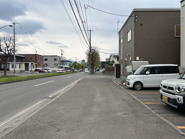 北49条東3丁目 戸建 前面道路含む外観