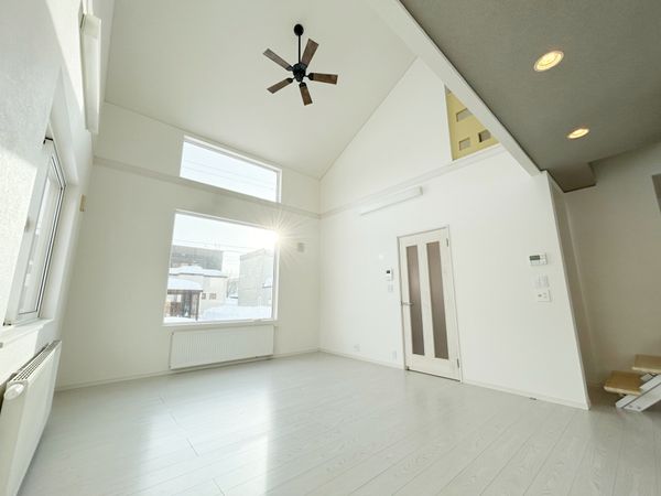東苗穂15条1丁目 戸建 リビング