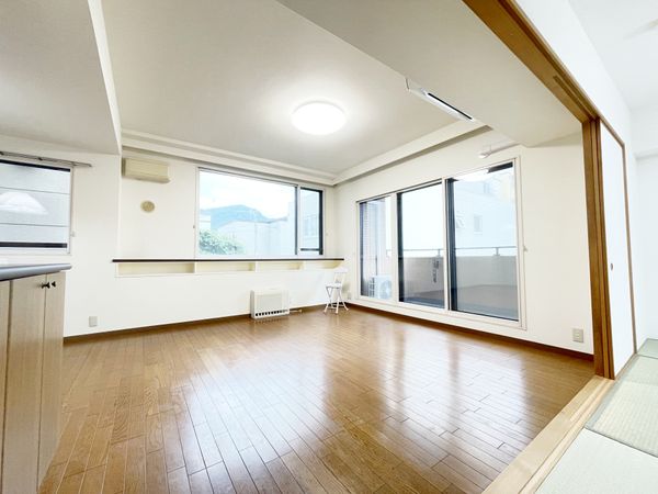 クリオ旭ヶ丘3番館 リビング クリオ旭ヶ丘3番館 リビング