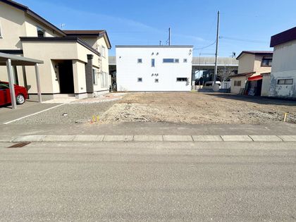 新琴似12条2丁目 土地 前面道路含む外観