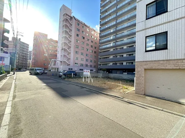 南東側前面道路（幅員約7.2ｍ）