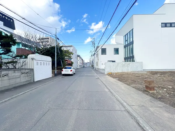前面道路（令和7年4月5日撮影）