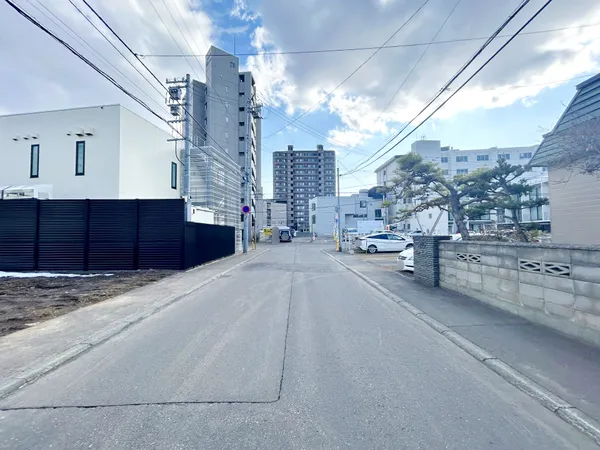 前面道路（令和7年4月5日撮影）