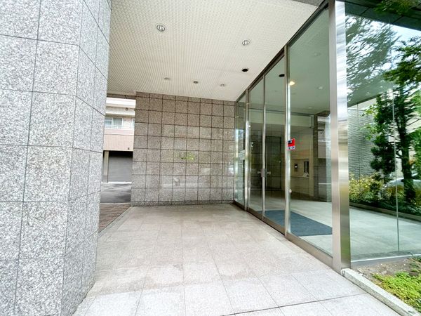 グランリビオ宮の森 エントランス