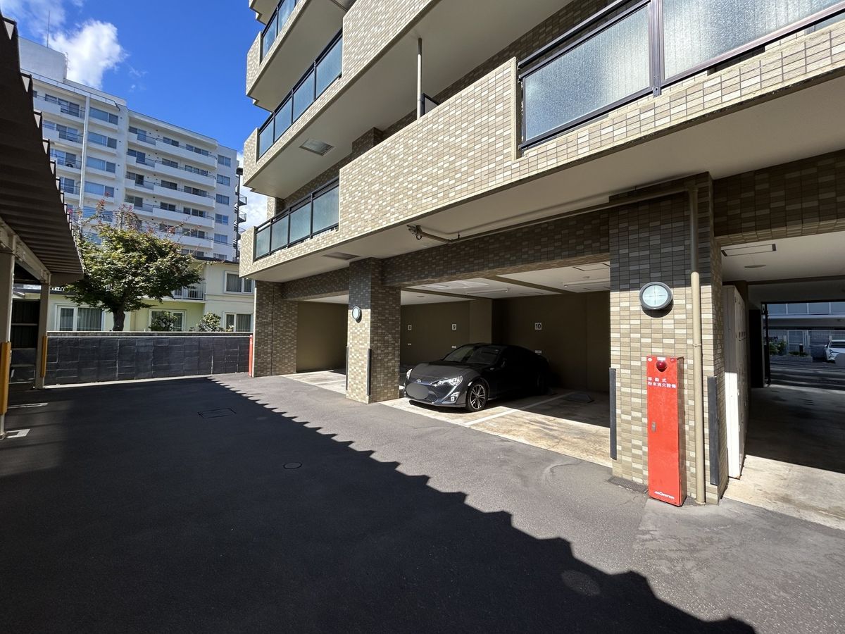 ダイアパレス大通西 駐車場 駐車場