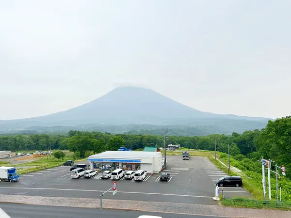 ニセコのシンボル羊蹄山側に位置するお部屋です。