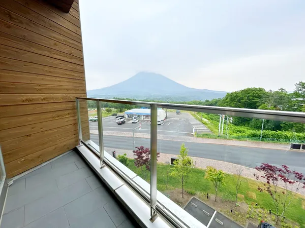 バルコニーからは羊蹄山が一望できます。（天候による）