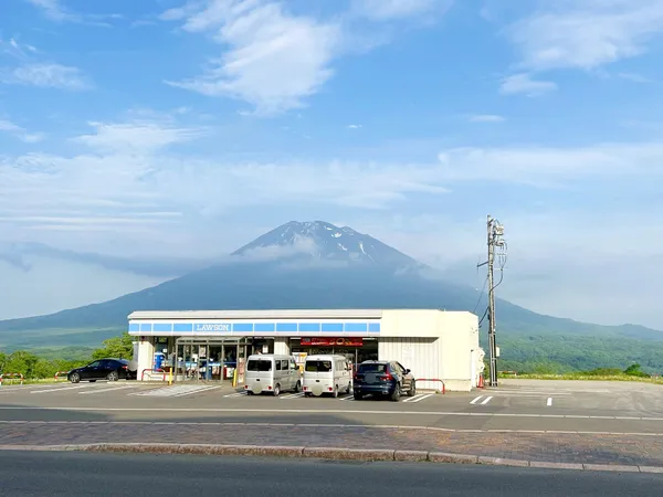 ホテル前から羊蹄山が一望できます。（天候による）