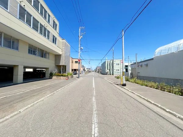 前面東側道路幅員約10.83ｍ