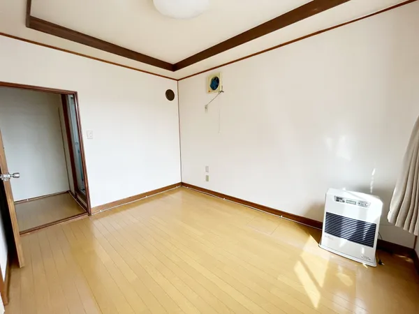 洋室（８号室）