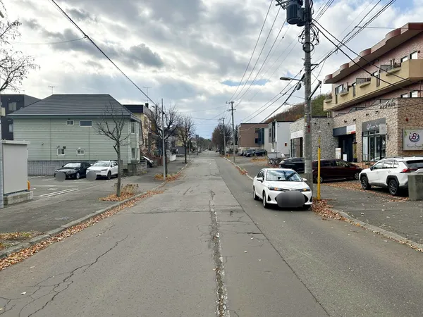 南東側前面道路（幅員　約１５．０ｍ）