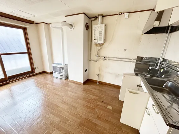 ダイニングキッチン（3階共同住宅部分）