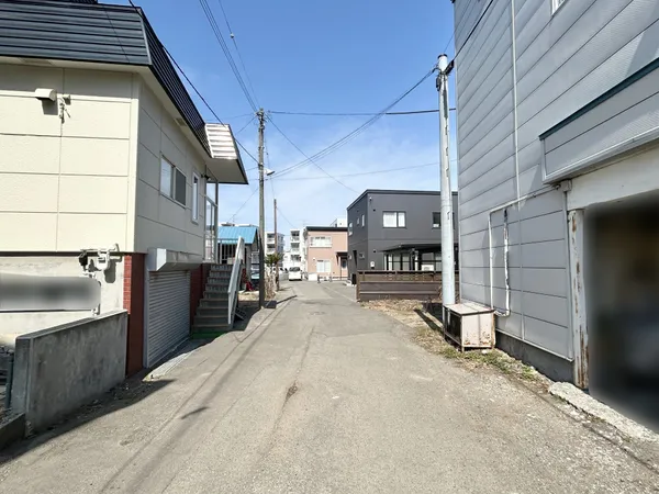 南東側前面道路（幅員　約４．０ｍ）