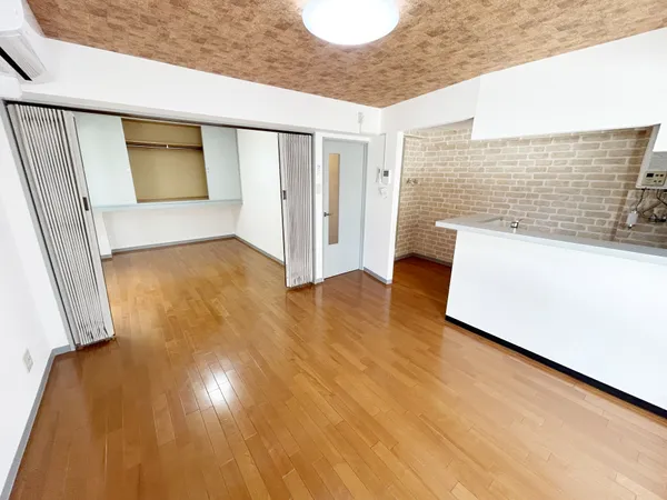 リビングダイニング（３０３号室）