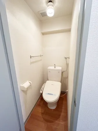 トイレ（３０３号室）