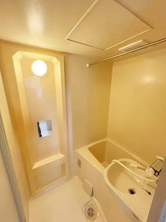 浴室（205）