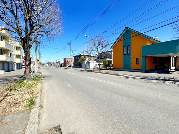 前面道路幅員２０．０ｍ