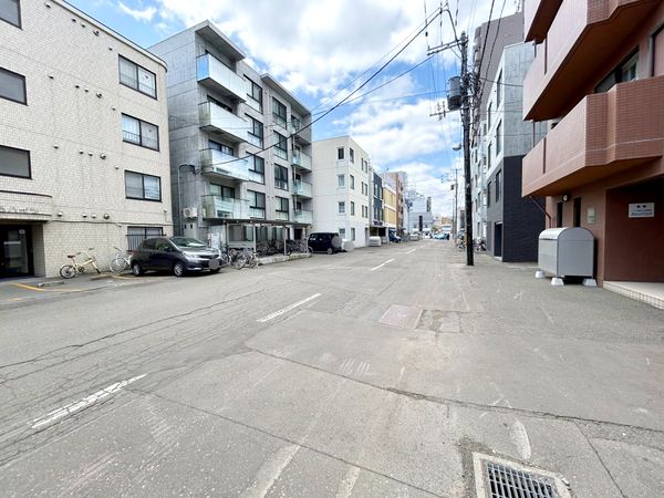SUNSHINE北都 前面道路含む外観 SUNSHINE北都 前面道路含む外観