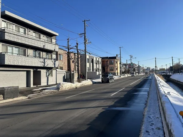 南西側前面道路（幅員　約３５．０ｍ）