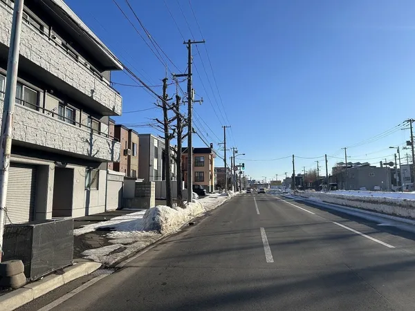 南西側前面道路（幅員　約３５．０ｍ）