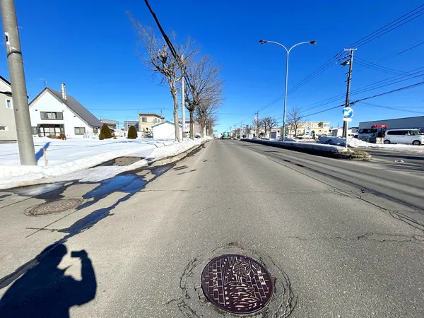 南東側前面道路