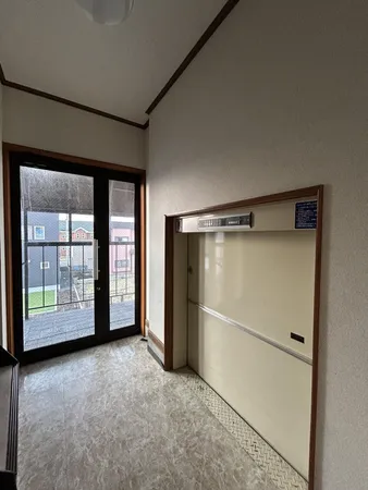 貨物用ＥＶ（2階部分）