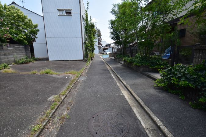 前面道路含む外観